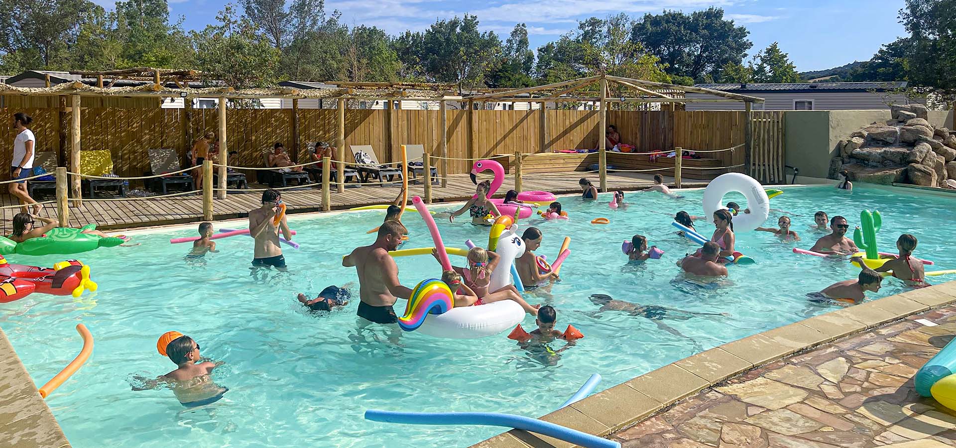 Camping Porto Vecchio piscine jeux gonflables enfants